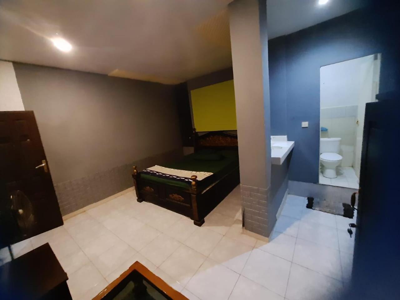 KAMI Homestay Banyuwangi  Eksteriør billede